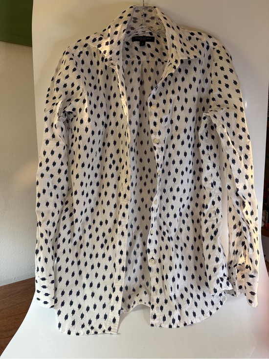 Banana Republic Tops - Banana Republic M White Button-Up Shirt with Navy Ikat Brushprint 100% cotton